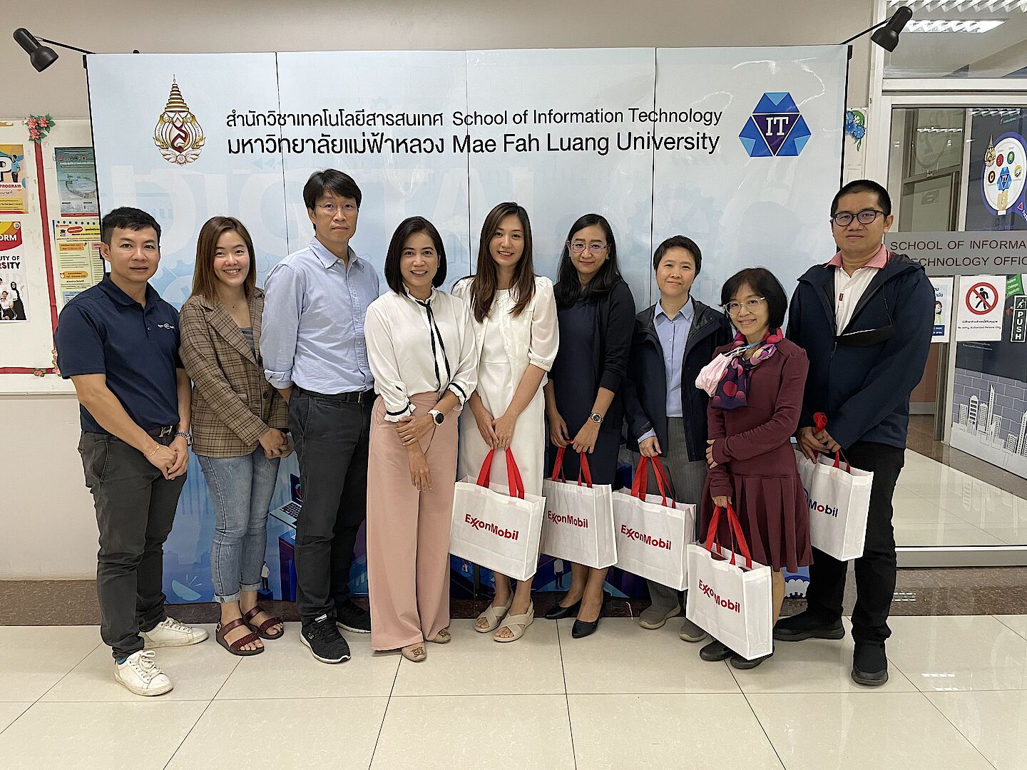 บริษัท ExxonMobil เข้าหารือความร่วมมือทางด้านการรับนักศึกษาเข้าร่วมงานกับทางบริษัท